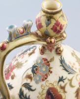 1880 körül, Zsolnay díszkorsó. Magastüzű színes mázakkal fedett öntött finomfajansz. Közel-keleti st...