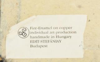 Stefániay Edit (1936-2010): Lány virággal. Tűzzománc, réz lemezen. Hátoldalán címkén feliratozott. F...