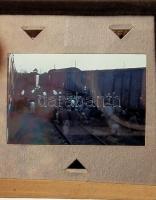 1940 Erdélyi bevonulás, mise a vasútállomáson, 2 db színes diapozitív, 3,5×2,5 cm