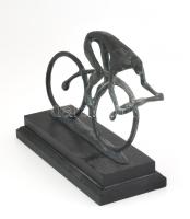cca 1930/40 Art deco biciklis szobor. Patinázott bronz, talapzaton, jelzés nélkül, 28x19,5 cm