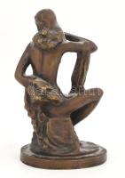 Kisfaludy Strobl Zsigmond (1884-1975): Női akt lepellel. Öntött bronz, jelzett, m: 15 cm