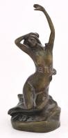 Moren jelzéssel: Női akt. Francia, cca XX. sz. első fele, öntött bronz, jelzett, m: 20 cm