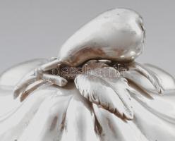 Ezüst (Ag) teaszervírozó szett. Teáskanna, cukortartó, kancsó. Kerek talpon bordázott test, fedeleke...