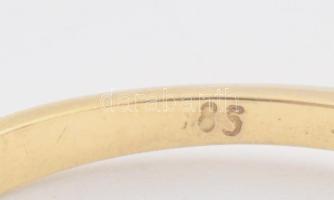 Arany (Au) 14K fekete köves gyűrű. jelzett, méret: 56, bruttó: 2,3 g