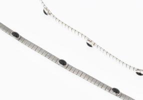 Ezüst(Ag) fekete köves nyaklánc és karkötő, jelzett, h: 41,8 cm és 18,3 cm, bruttó: 32,2 g