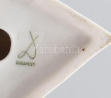 Drasche női akt. Terv.: Liszkai Kováts Zoltán. Jelzett, kis kopással, m: 23,5 cm