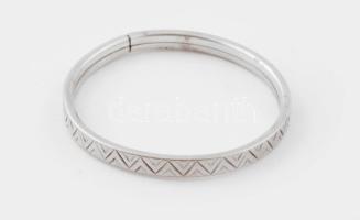 Ezüst(Ag) karperec geometrikus mintával, jelzett, 6×5,5 cm, nettó: 12 g