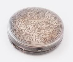 Ezüst(Ag) pudrié egyiptomi mintával, jelzett, d: 5 cm, bruttó: 41 g
