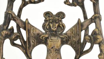 Art nouveau asztali óra. Ezüstözött alpakka, gyümölcsfák között kapaszkodó nőalakot megformáló kompo...