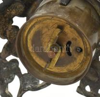 Art nouveau asztali óra. Ezüstözött alpakka, gyümölcsfák között kapaszkodó nőalakot megformáló kompo...