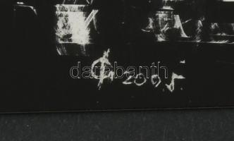 Gelléri István (-): Heraklész XII. Papírkarc, papír, jelzett, papírra kasírozva. 42x29,5 cm