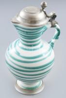 Ón fedeles kancsó, csíkos zöld mázzal. Jelzett, hibátlan 26 cm