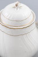 Hollóházi aranyozott fehér mázas teás készlet. Hat személyes, jelzett, kis kopásokkal, egyik csészea...