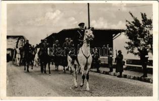 1938 Komárom, Komárno; bevonulás, Vitéz Nagybányai Horthy Miklós kormányzó / entry of the Hungarian ...