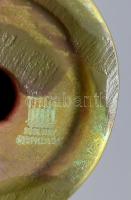 Zsolnay kisplasztika - pécsi Zsolnay-kút. Terv.: Sinkó András. Savmaratott felületű, többféle eozin ...