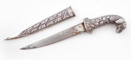 Kosfejes tőr Ezüstözött fém, kézi munka, szépen kidolgozott. Penge is vésett. Hüvellyel Közel kelet,...