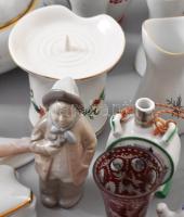 Doboznyi vegyes zömmel porcelán tétel, jó darabokkal, közte német porcelán figurák, Zsolnay kulacs, ...