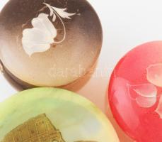 3 darab gyűrűtartó dobozka, kis kopással, d: 6,5 cm