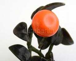 Mandarinfa. jáde levelekkel. Kína, XX. sz. Xinjang provincia. m: 19 cm