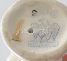 Aquincum cipőt suvickoló lány. Jelzett, hibátlan, m: 9 cm