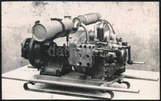 cca 1940 Csonka NL-300/2 négyütemű, kéthengeres benzinmotor prospektus + NL-300/2 motort ábrázoló fo...