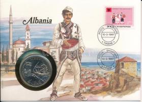 Albánia 1987. 5L Cu-Ni Durazzo érme felbélyegzett borítékban, bélyegzéssel, német nyelvű tájékoztatóval T:UNC patina Albania 1987. 5 Leke Cu-Ni Durazzo coin in envelope with stamp, cancellation and a German language information sheet C:UNC patina