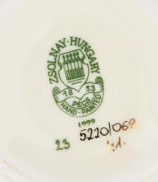 Zsolnay gerezdelt alakú váza. Jelzett, hibátlan, d: 11 cm, m: 7 cm