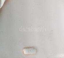 Újpál György: Nő virágcsokorral. Jelzett, pattogzással, m: 27 cm