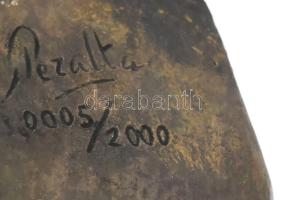 Andreas Peralta: Vésnök. Bronzírozott fém, márvány talpazaton, jelzett, sorszámozott: 0005/2000, m: ...
