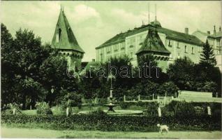 1931 Pannonhalma, Apátság kaputornya. W.R. felvétele