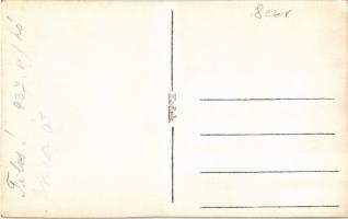 Budapest VII. Aréna út, Kosztándi Ferenc cipész üzlete (ma Dózsa György út), forgalomirányító rendőr...