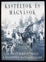 Baji Etelka - Csorba László: Kastélyok és mágnások. Az arisztokrácia világa a századvégi Magyarországon. Válogatás a Magyar Nemzeti Múzeum Történeti Fényképtára anyagából. Bp., 1994, HG & Társa. Gazdag fekete-fehér képanyaggal illusztrálva. Kiadói kartonált papírkötés, kiadói papír védőborítóban.
