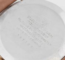 Glashütte 17köves férfikaróra. Dátumkijelzéssel, bőr szíjjal, működik, üvege sérült, számlap d: 32 m...