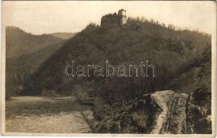 Saskőváralja, Sásovské Podhradie (Garamszentkereszt, Ziar nad Hronom); Saskő vára / Sásovsky hrad / castle ruins. photo (fl)