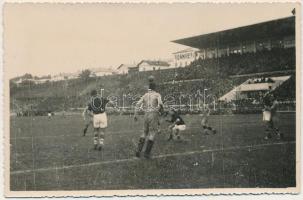 1936 Bucharest, Bukarest, Bucuresti, Bucuresci; Románia - Magyarország 1:2 labdarúgó mérkőzés, focisták / Romania - Hungary football match, players, sport. E. Gombos photo (ragasztónyom / gluemarks)