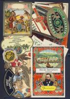 39 darab ital és szivarcímke, benne szép dombornyomottakkal / 39 mostly wine-labels