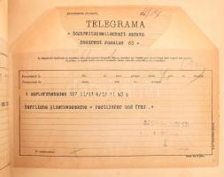 1903 Házassági gratuláló táviratok, emlékkönyvbe ragasztva, sérült