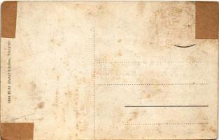 Visegrád, részlet a várromokból, kirándulók. Birkl József kiadása (r)