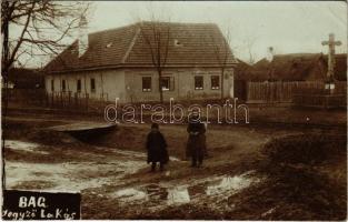 1906 Bag (Pest), Jegyző lakás, kereszt. photo (EK)