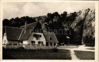 1939 Aggteleki cseppkőbarlang, turistaszálló és barlangbejárat. Kessler Hubert dr. felvétele