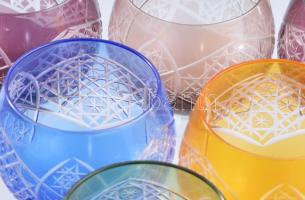 Ajka Kristály 6 darabos borospohár szett, klf színezéssel, jelzés nélkül, hibátlan, m: 18,5 cm