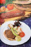 Tanyacsárda 25. A recepteket írta és az ételeket készítette: Garaczi János és Heródek János. Szerk.:...