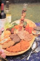 Tanyacsárda 25. A recepteket írta és az ételeket készítette: Garaczi János és Heródek János. Szerk.:...