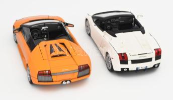 2 darab modell autó, jelzett, h: 32-35 cm