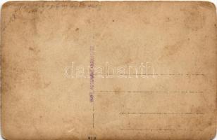 1918 Asiago, a háború során lerombolt város, valamint a Mária szobor, melyet a gránátok elkerültek /...