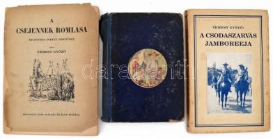 3 db cserkész könyv: Ernest Thompson Seton: Két kis vadóc. Erdőlakók. Két fiú kalandjai. Ford.: Temesi Győző. Bp., [1931], Franklin-Társulat. Kiadói félvászon-kötés, viseltes állapotban, sérült borítóval és gerinccel, több kijáró lappal. + A csodaszarvas jamboreeja. 40 előadó 40 tanulmánya a IV. gödöllői világtáborról. Szerk.: Temesy Győző. Bp., 1934, 7. sz. Verbőczy Cserkészcsapat. Kiadó papírkötés, kissé sérült, foltos borítóval, sérült címlappal, helyenként kissé sérült lapszélekkel. + Temesi Győző: A csejennek romlása. Regényes indián történet. Bp., 1928, Ifjúság és Élet. Első kiadás. Kiadói papírkötés, sérült, szétvált borítóval, a lapok túlnyomórészt jó állapotban.