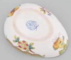 Herendi Viktória mintás tojás alakú ékszeres dobozka. Jelzett, kézzel festett, hibátlan, h: 7,5 cm