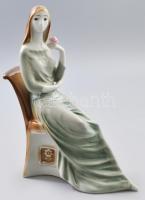 Zsolnay széken ülő nő virággal. Jelzett, hibátlan, m: 22,5 cm