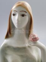 Zsolnay széken ülő nő virággal. Jelzett, hibátlan, m: 22,5 cm