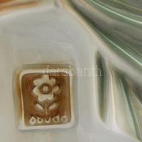 Zsolnay széken ülő nő virággal. Jelzett, hibátlan, m: 22,5 cm